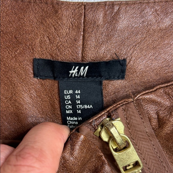 H&M Brown Faux Leather Mini Skirt - Picture 2 of 4